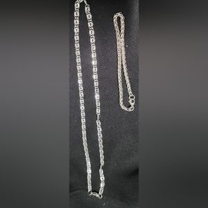 Silver necklace and bracelet